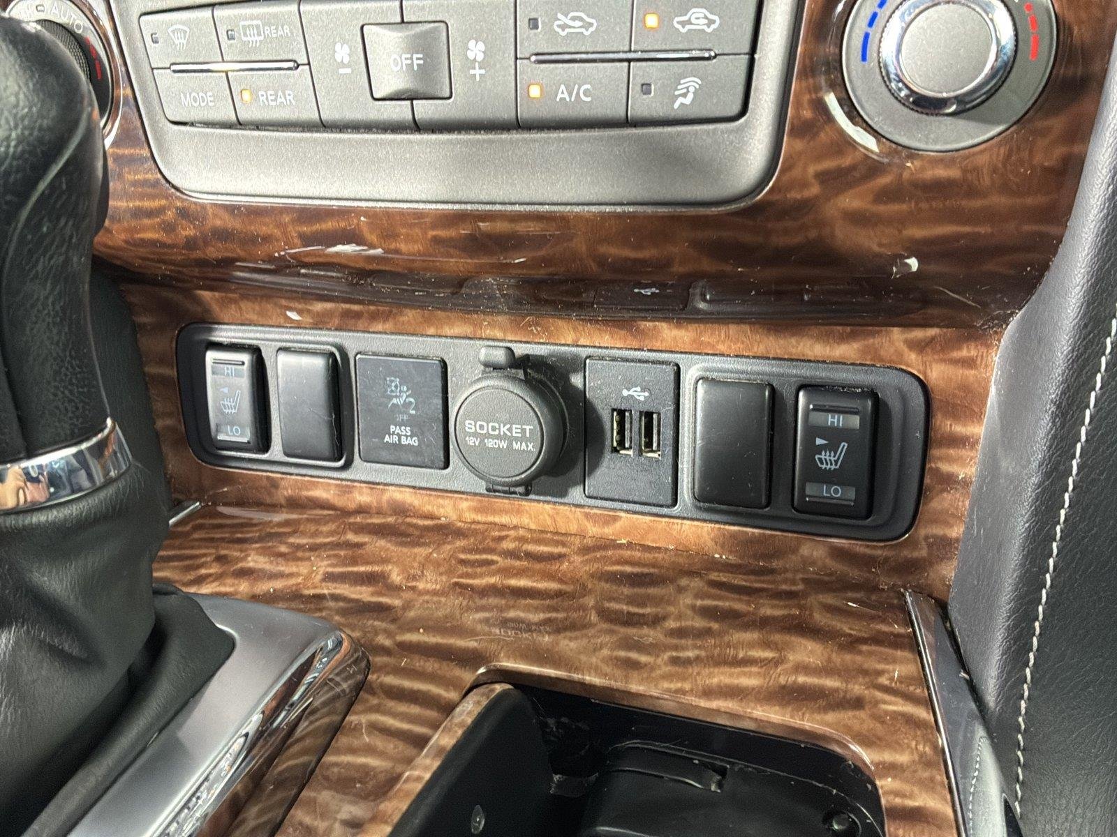 Used 2019 Brilliant Silver Metallic Nissan SL image 33
