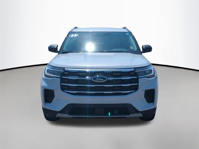 New 2026 Space White Metallic Ford Active image 8