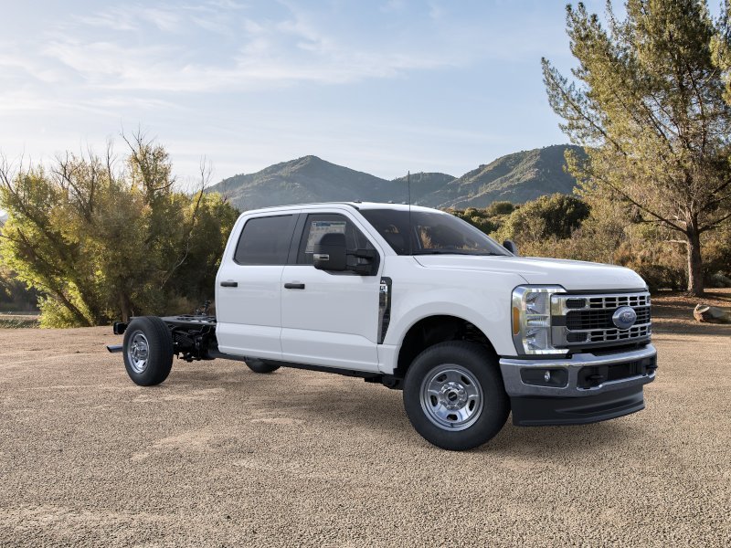 New 2025 Oxford White Ford F-350® XL image 7