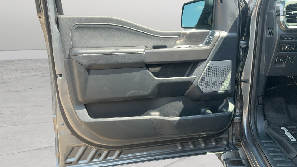 Used 2024 Gray Ford Lariat image 18