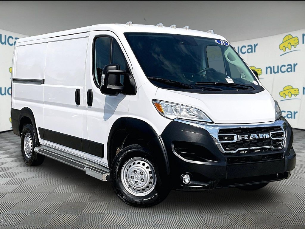 Used 2025 White Ram Base image 1