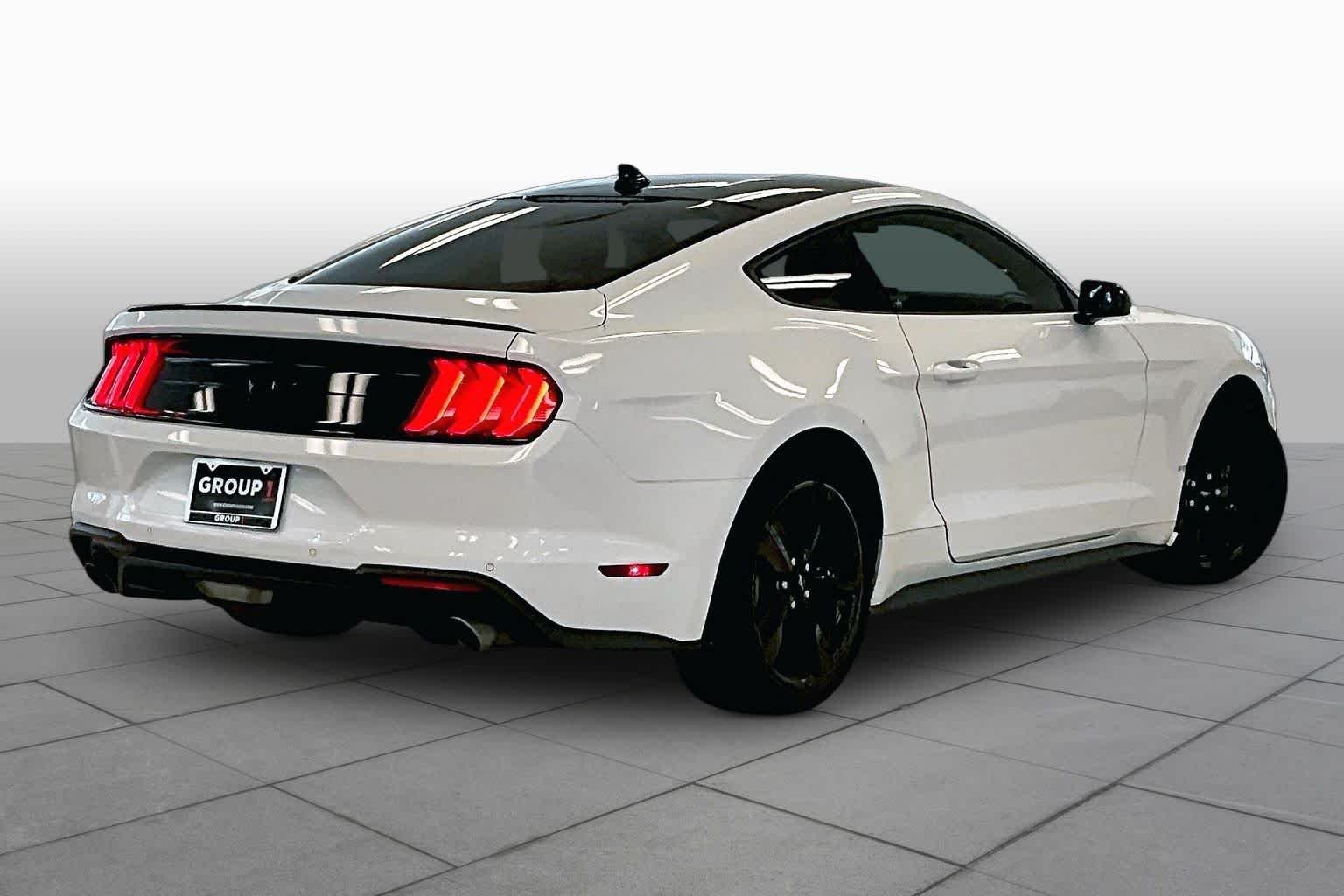 Used 2022 Oxford White Ford EcoBoost image 11