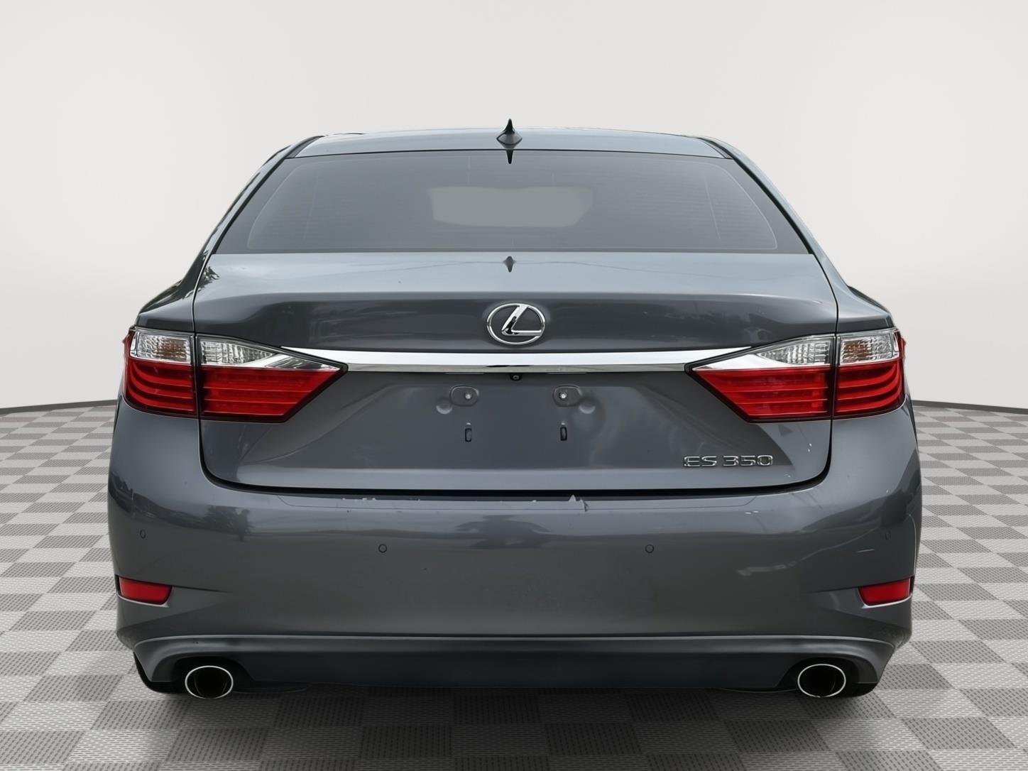 Used 2015 Nebula Gray Pearl Lexus Crafted Line image 4