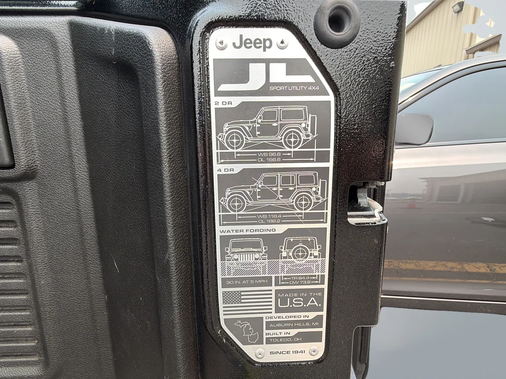Used 2021 Black Jeep Unlimited Sahara image 37