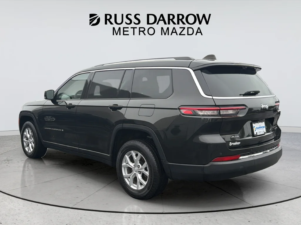 Used 2023 Gray Jeep Limited image 3