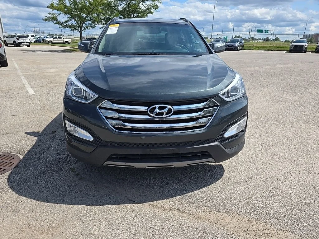 Used 2014 Green Hyundai Base image 2