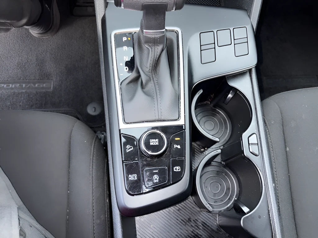 2025 Kia Sportage LX - Photo 28