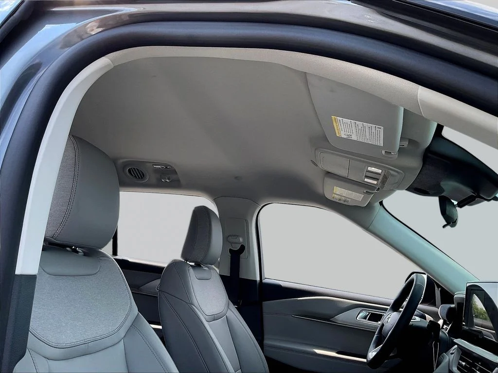New 2026 Carbonized Gray Metallic Ford Active image 37