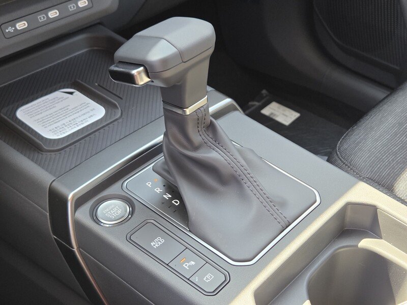 New 2027 Pale Gray Kia S image 14