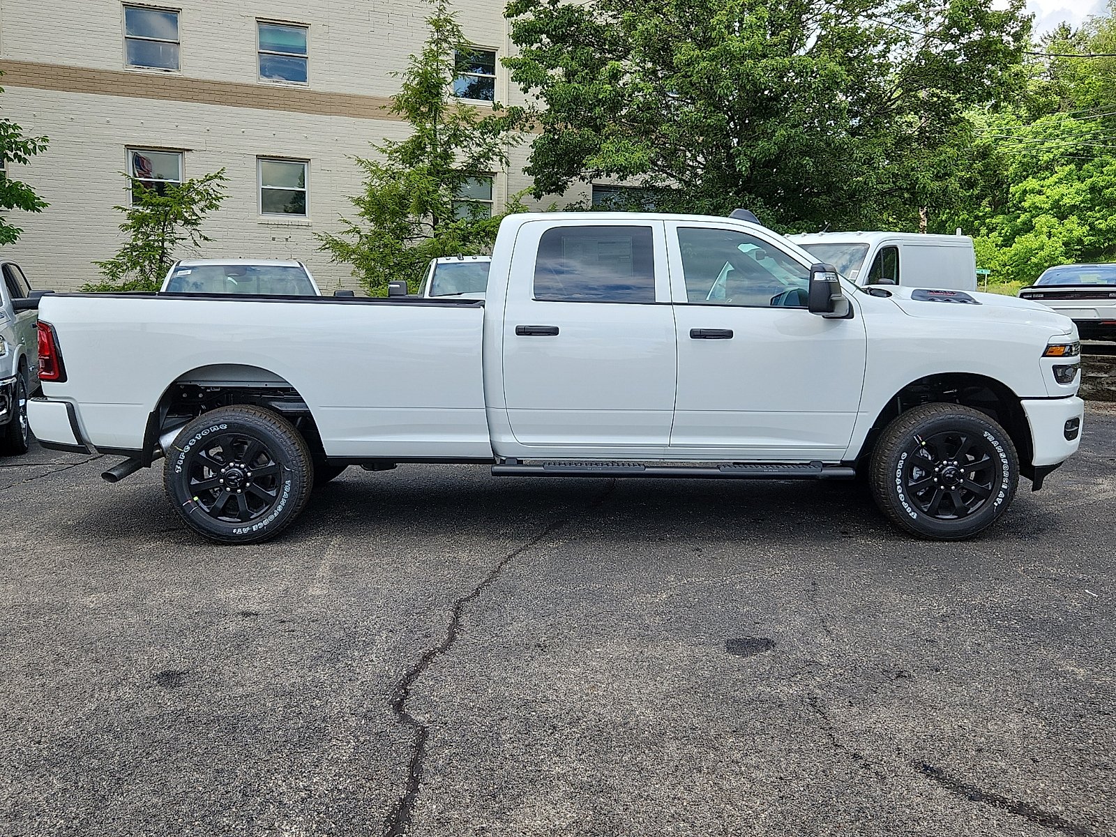 New 2026 Bright White Clear-Coat Exterior Paint RAM Black Express Crew Cab 4x4 8" Box image 7