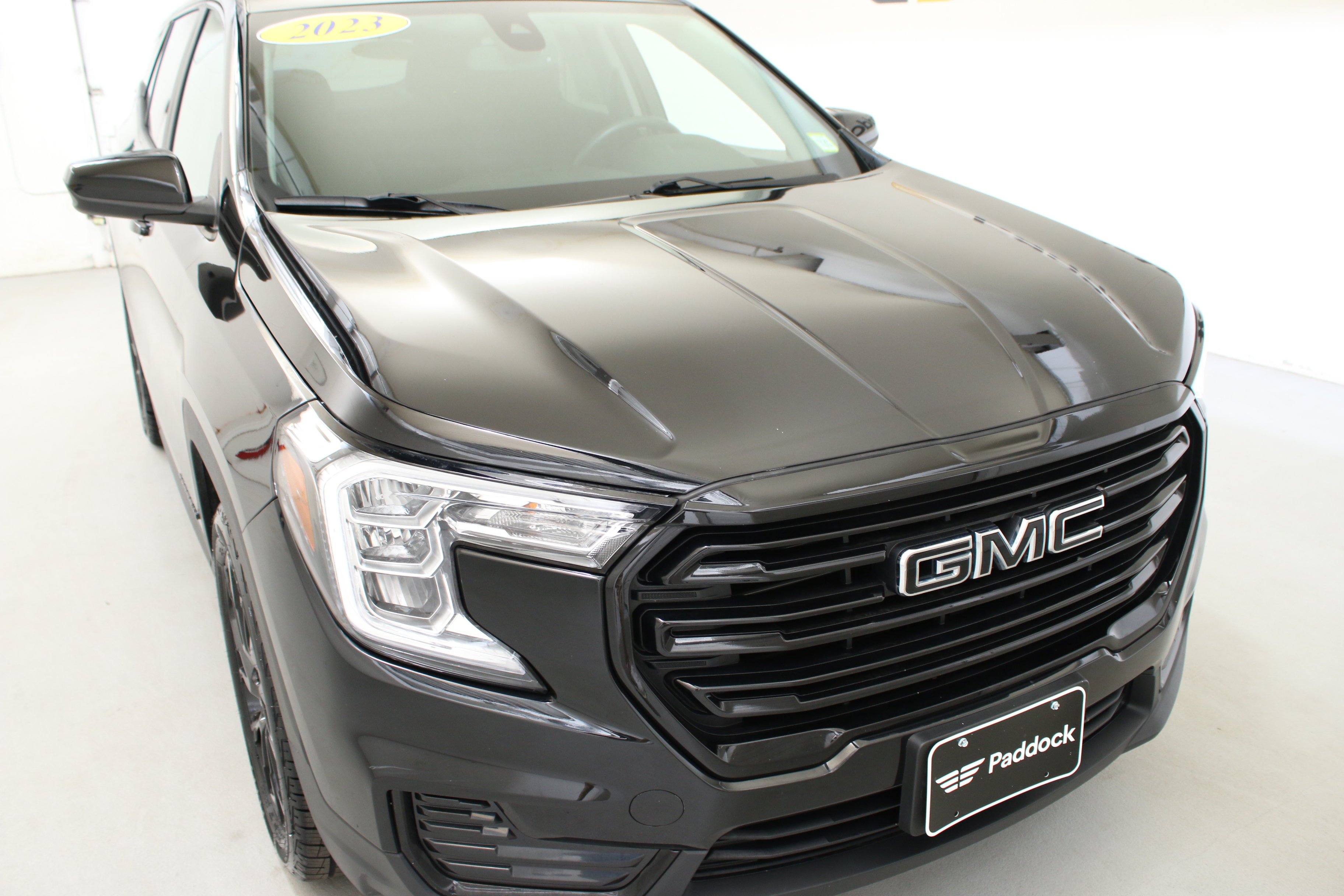 Used 2023 Ebony Twilight Metallic GMC SLE image 13