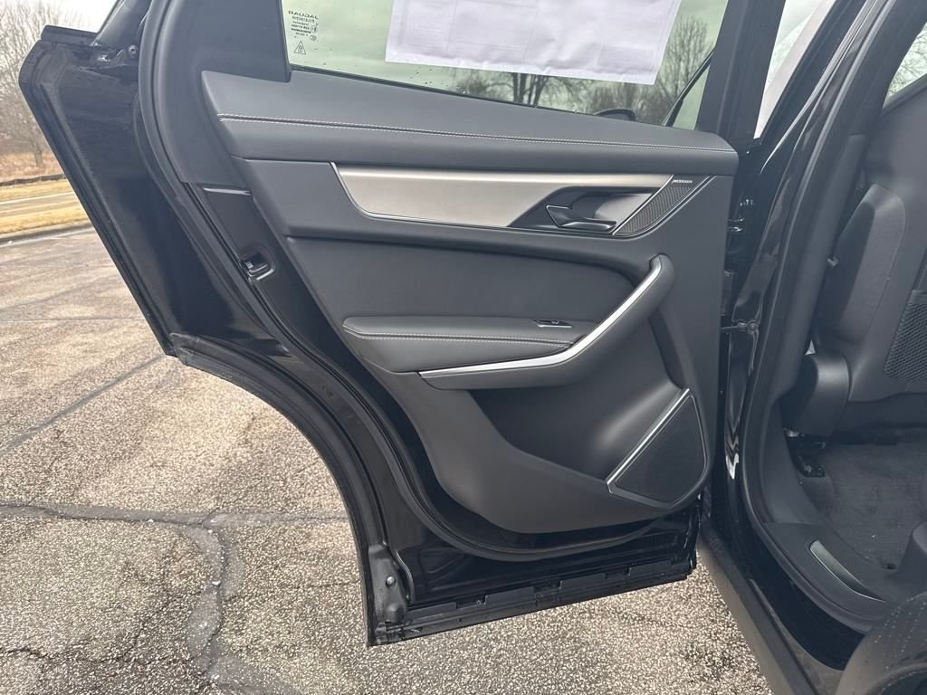 2026 Jaguar F-Pace R-Dynamic S - Photo 13