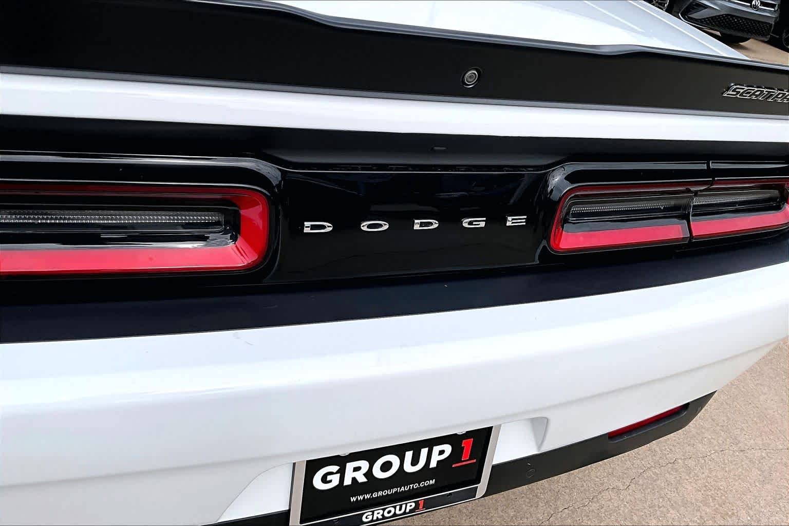 Used 2023 White Knuckle Clearcoat Dodge R/T Scat Pack image 30