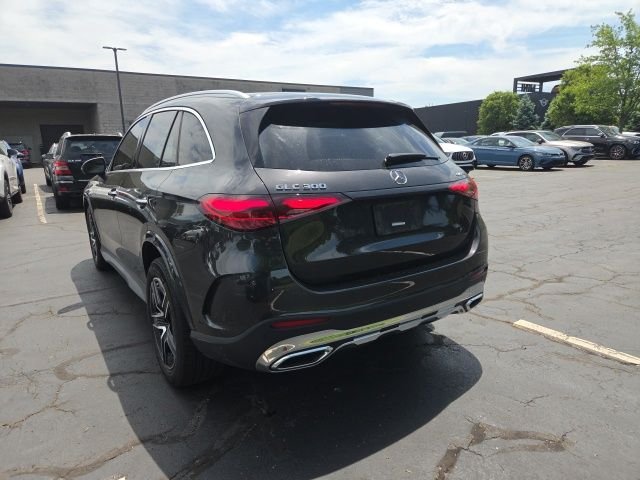 Certified Used 2025 Gray Mercedes-Benz GLC 300 image 3