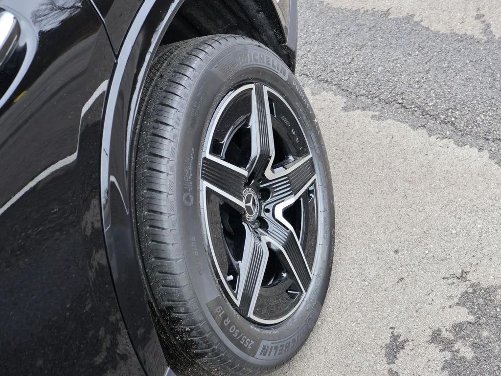Used 2026 Black Mercedes-Benz GLC 300 image 41