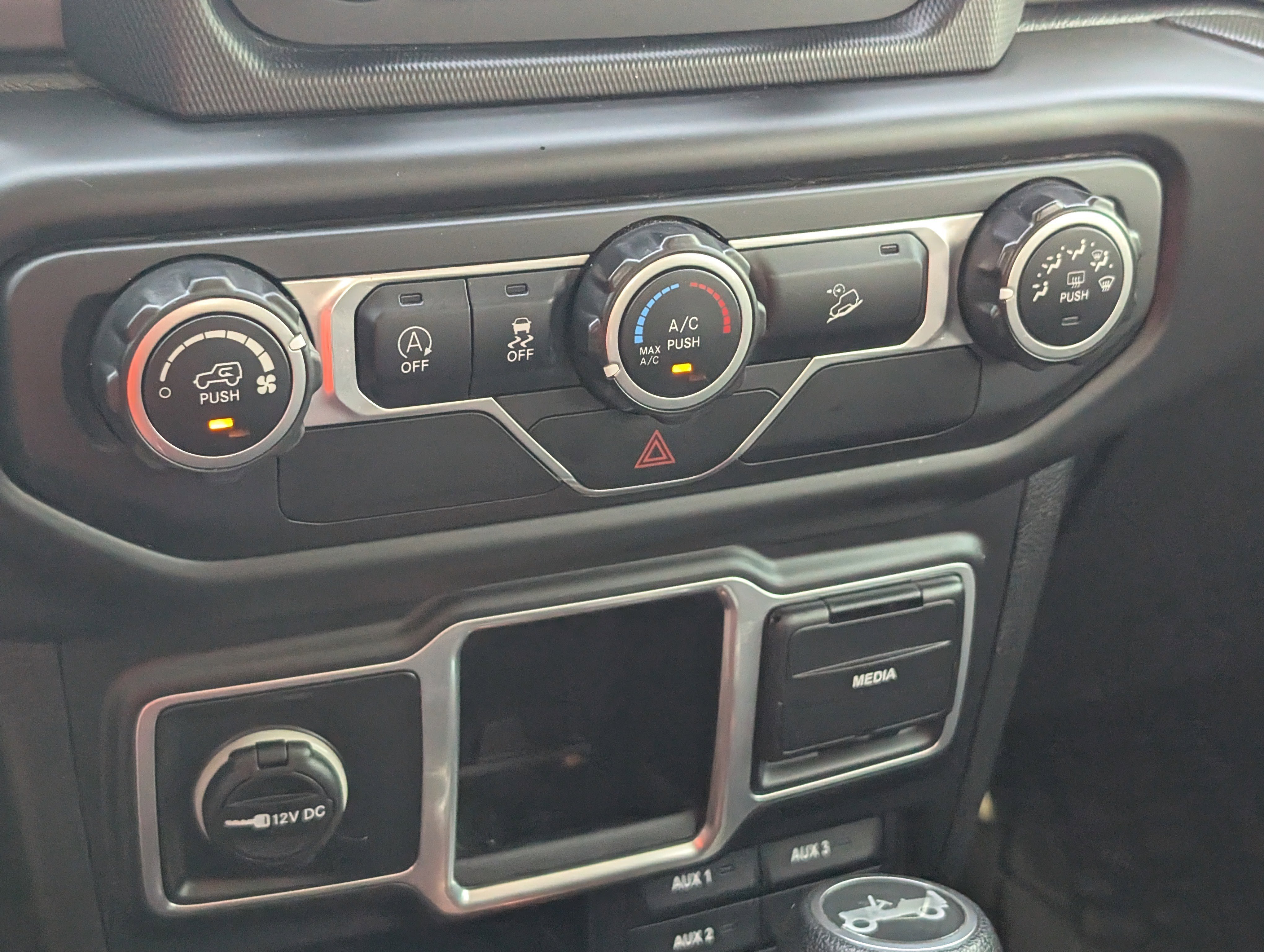 Used 2018 White Jeep Sport image 62