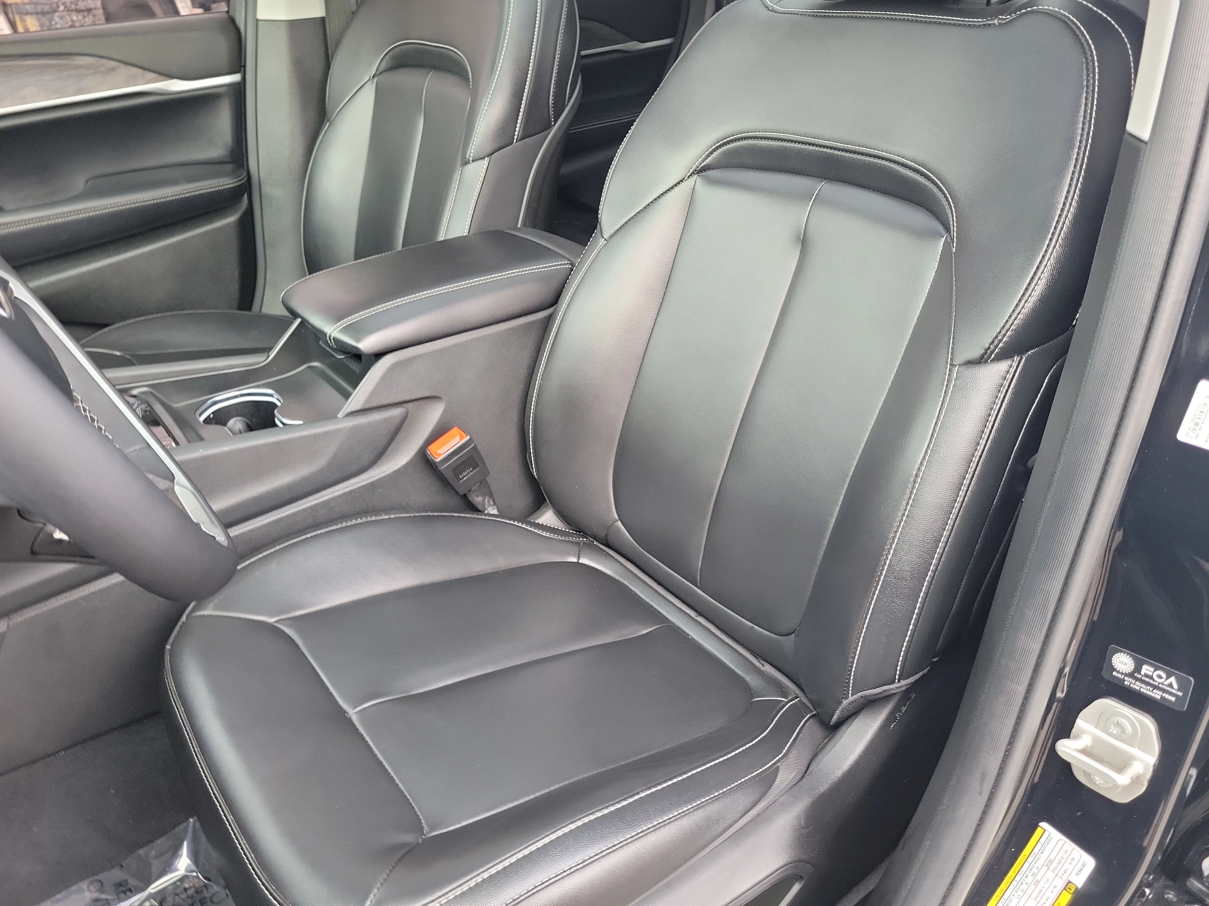 Certified Used 2023 Black Jeep 4xe image 14