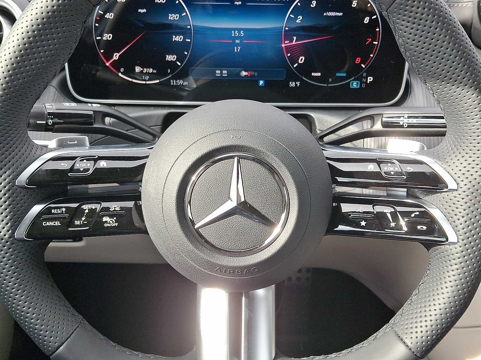 New 2026 MANUFAKTUR Moonlight White Metallic Mercedes-Benz CLE 300 image 13