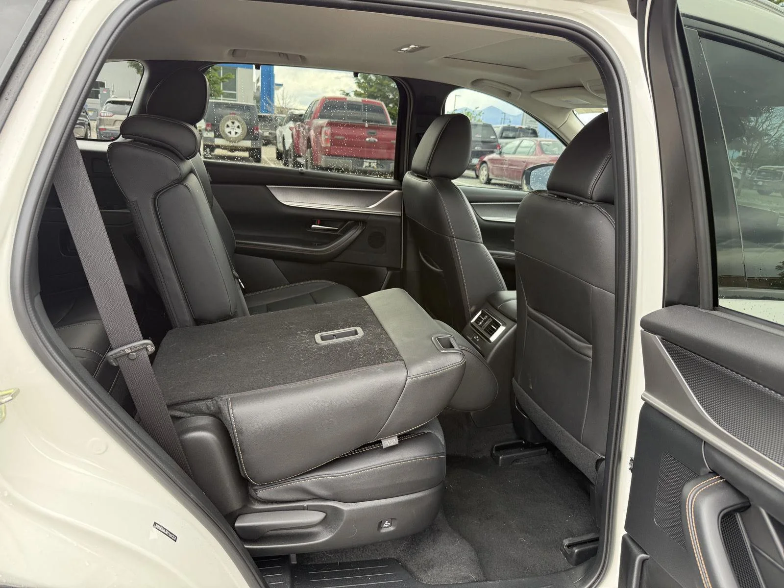 Used 2024 Rhodium White Premium Mazda Preferred image 8