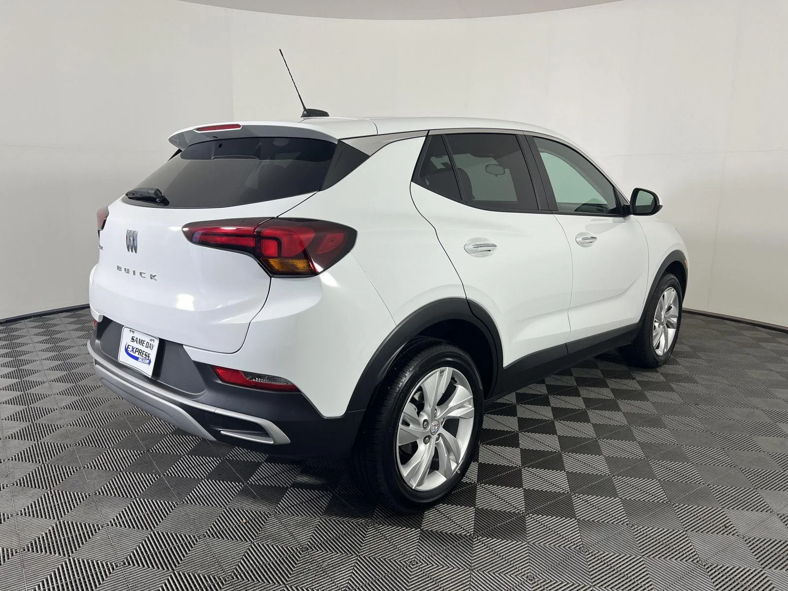 Used 2026 Summit White Buick Preferred image 23