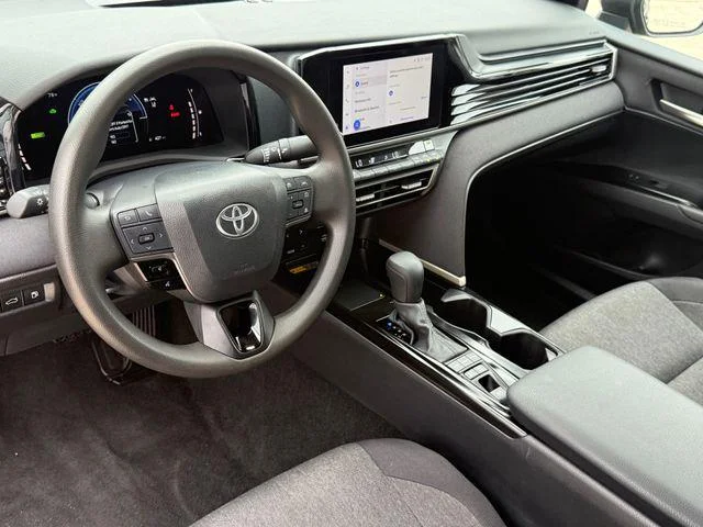 2025 Toyota Camry LE - Photo 11