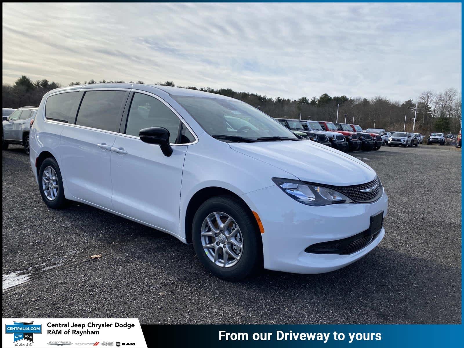 2026 Chrysler Voyager