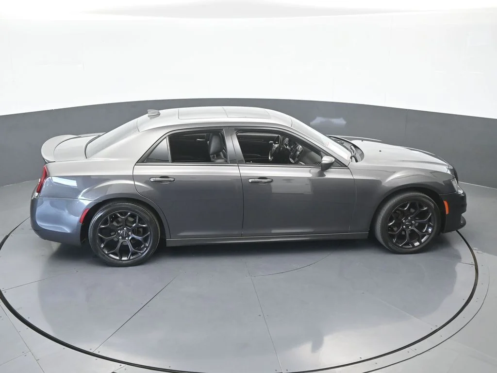 Used 2020 Granite Crystal Metallic Clearcoat Chrysler S image 53