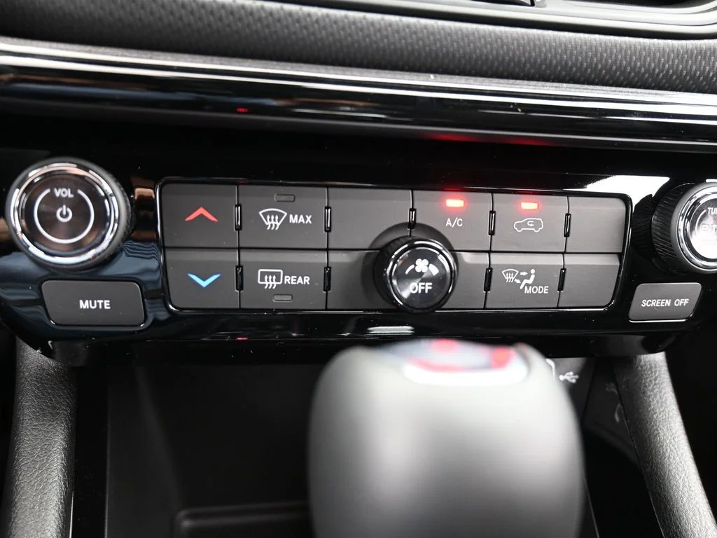 New 2026 Joose (DISC) Jeep Latitude image 19