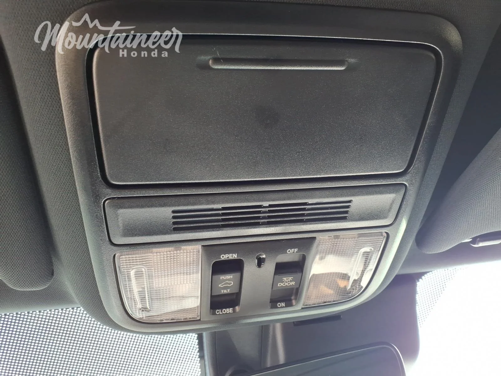 Used 2022 Sonic Gray Pearl Honda TrailSport image 39