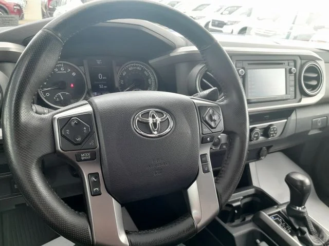 Used 2019 Gray Toyota SR5 image 11