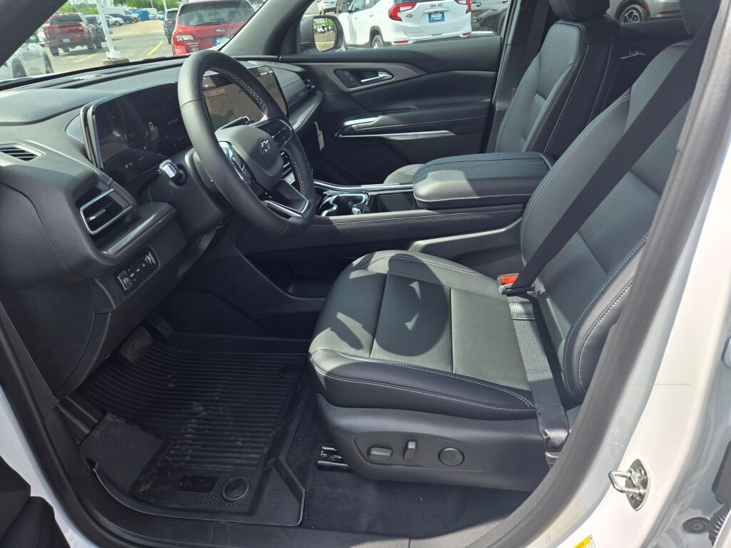 New 2026 Summit White Chevrolet LT image 17