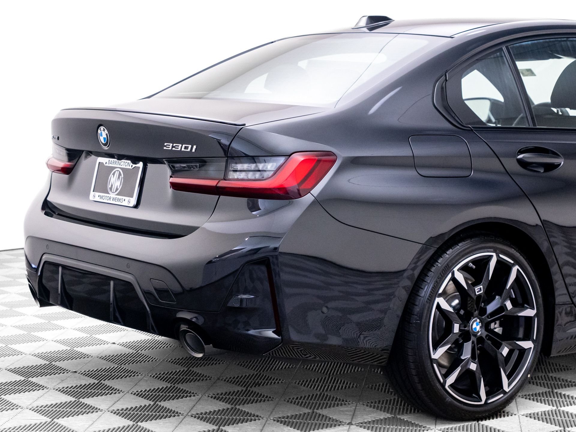 New 2026 Black Sapphire Metallic BMW 330i xDrive image 39