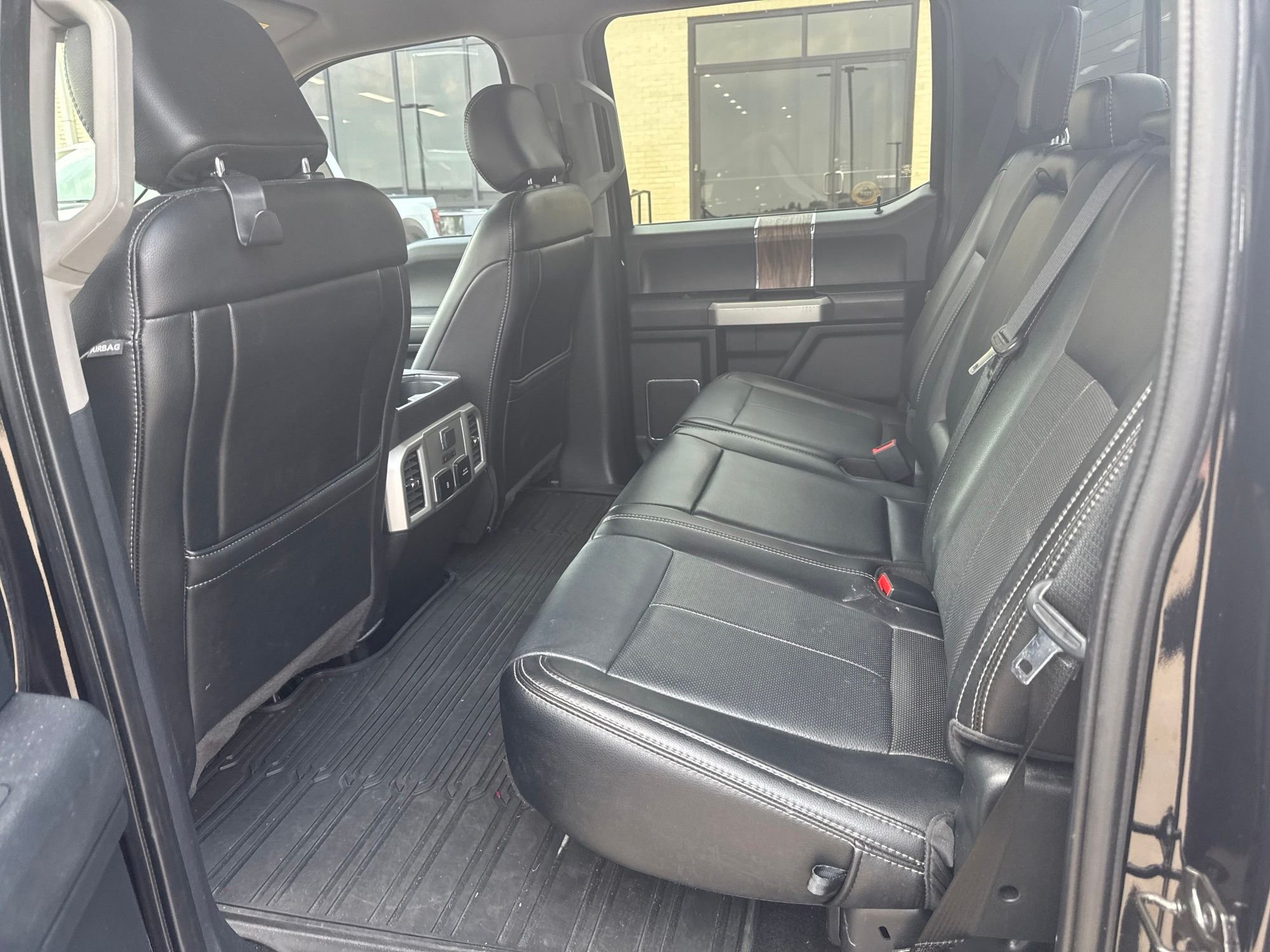 Used 2020 Black Metallic Ford Lariat image 6