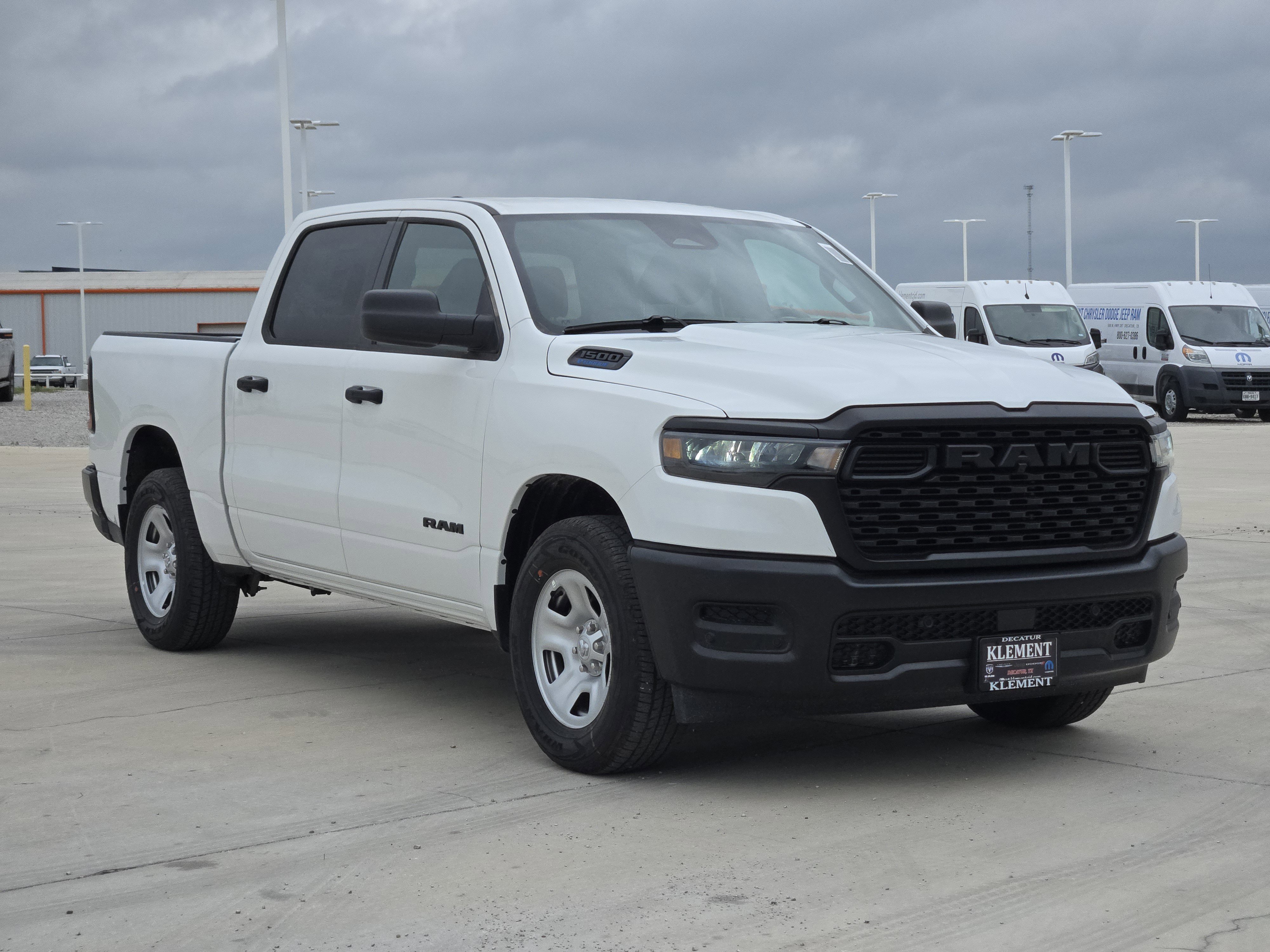 New 2026 Bright White Clear-Coat Exterior Paint RAM Tradesman image 2