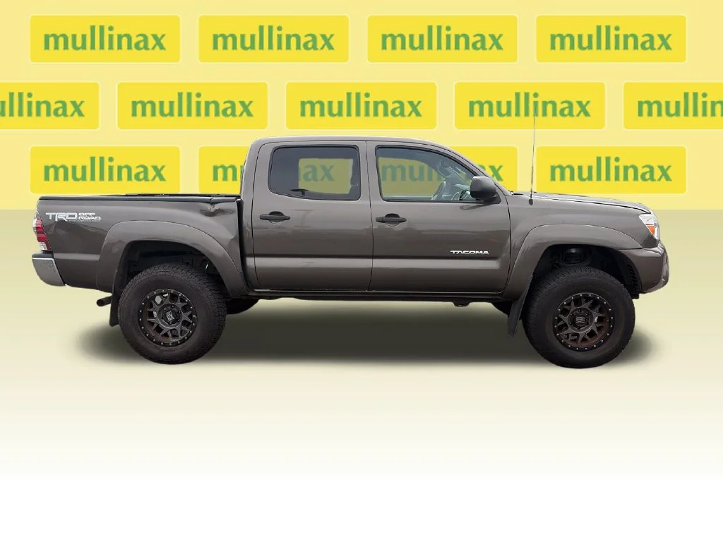 Used 2013 Brown Toyota Base image 2
