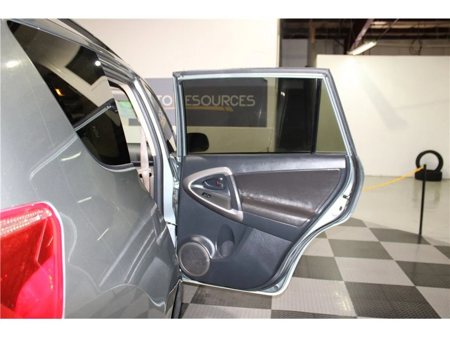 Used 2006 Green Toyota Base image 21