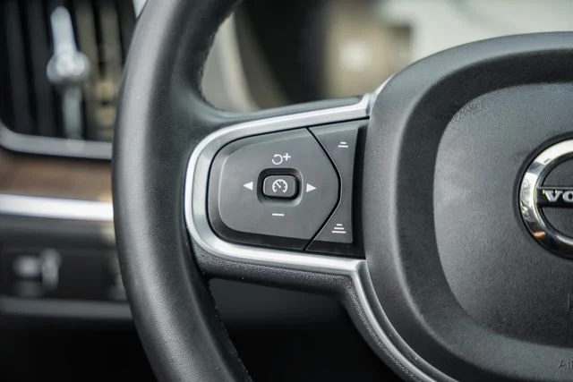 Used 2022 Denim Blue Volvo Momentum image 30