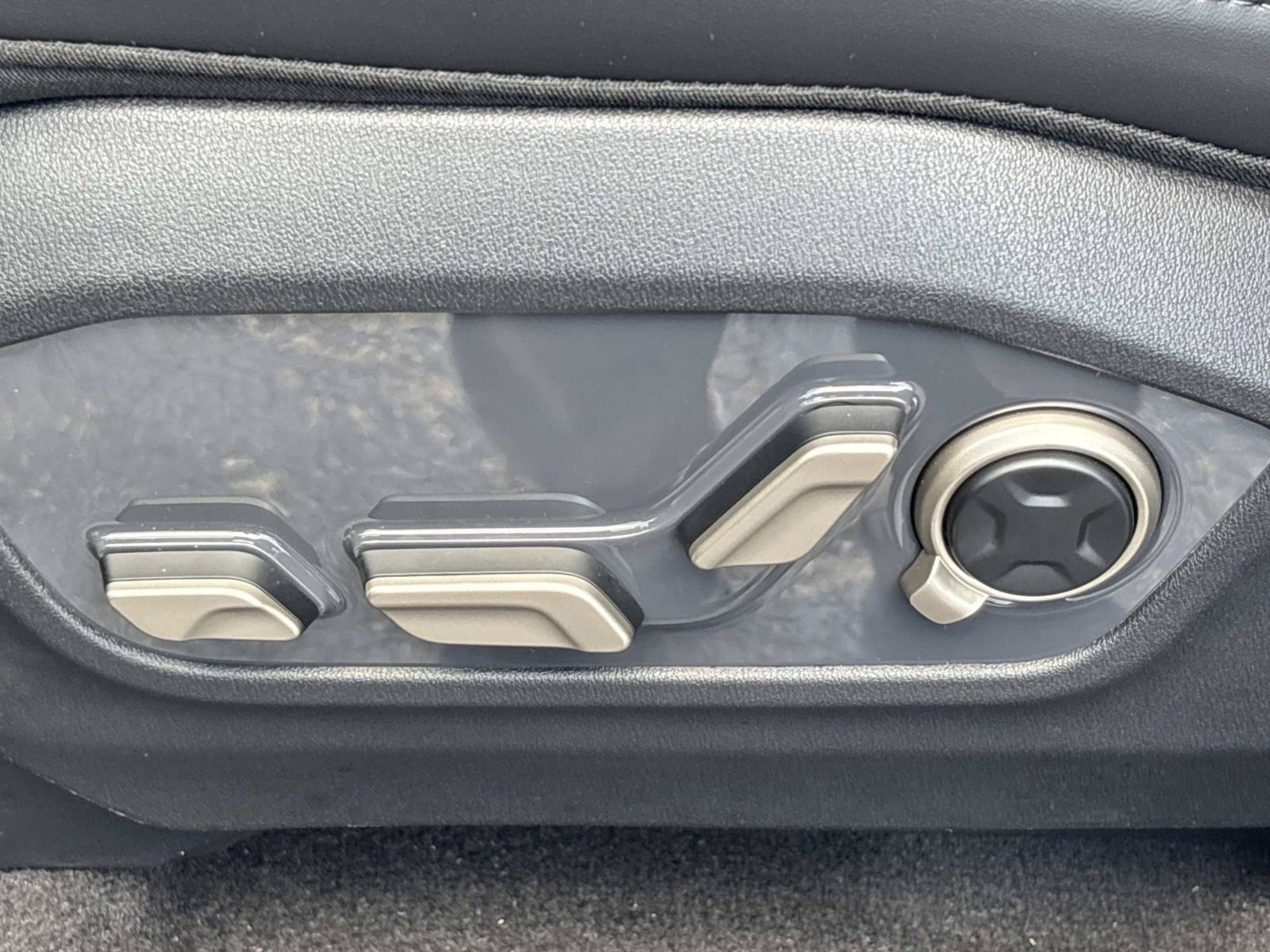 New 2027 Panthera Metal Kia SX-Prestige image 24