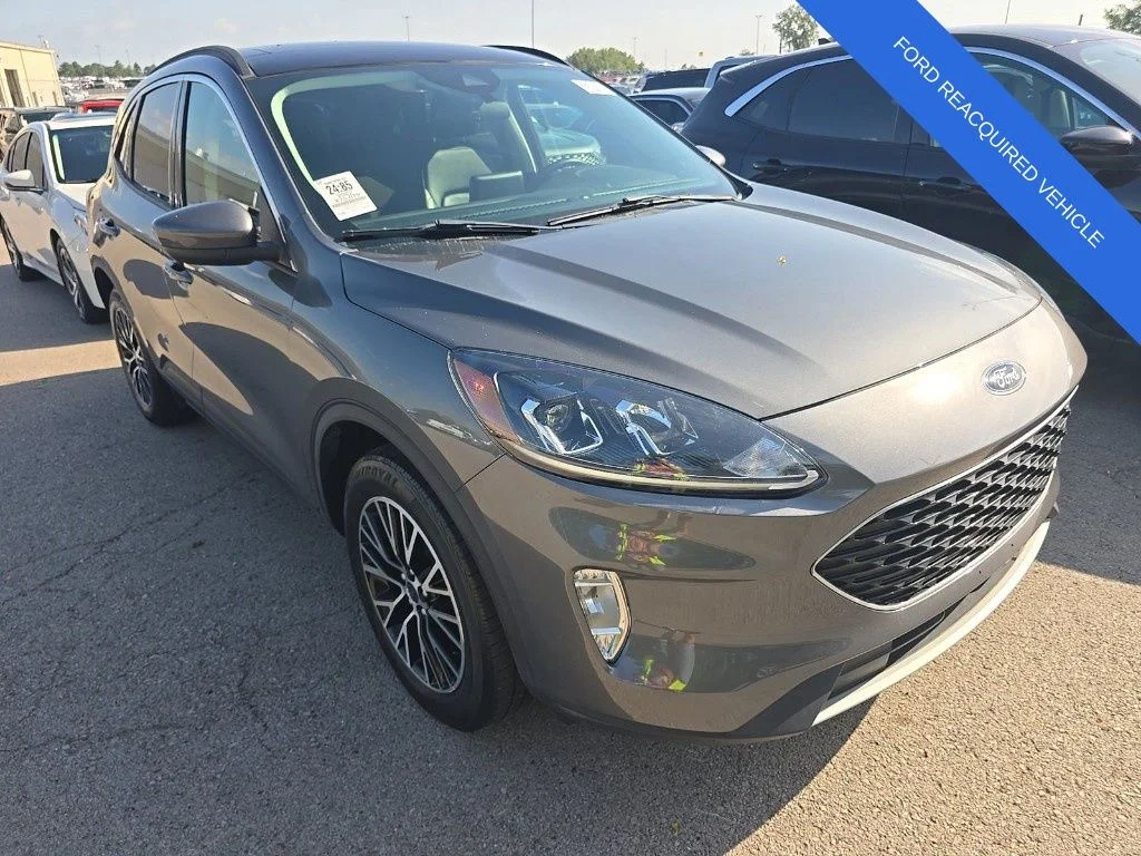Used 2022 Gray Ford SEL image 1