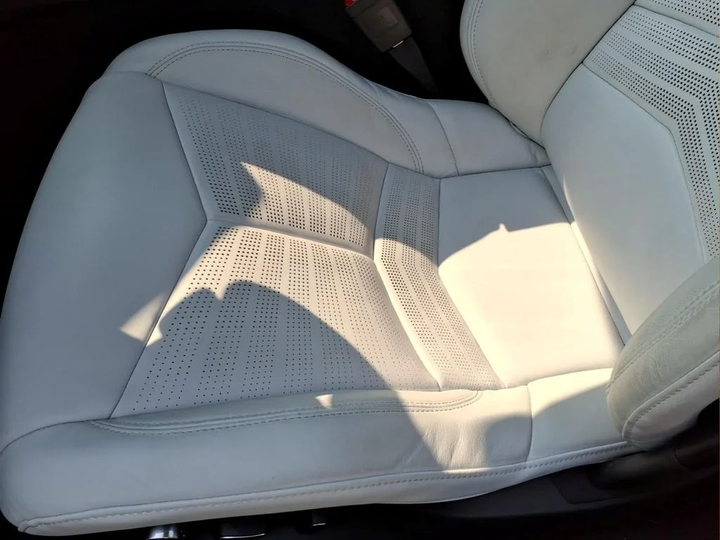 Used 2020 White Chevrolet Stingray image 13