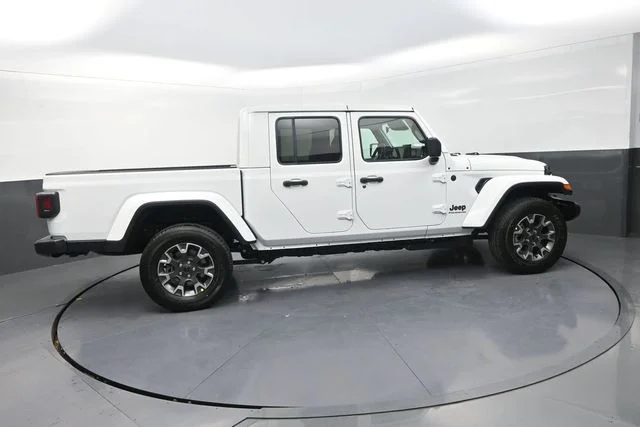 New 2026 Bright White Clear-Coat Exterior Paint Jeep Sahara image 11