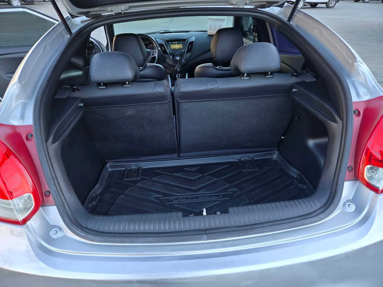 Used 2016  Hyundai Turbo image 29