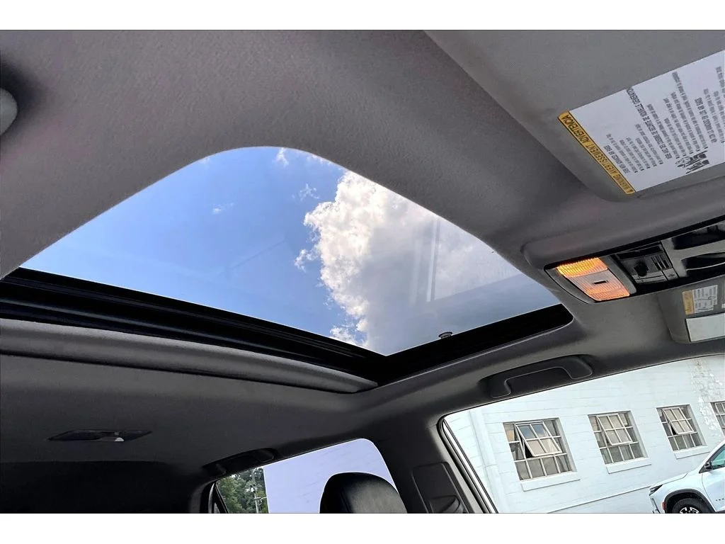 Used 2021  Toyota SR5 Premium image 16