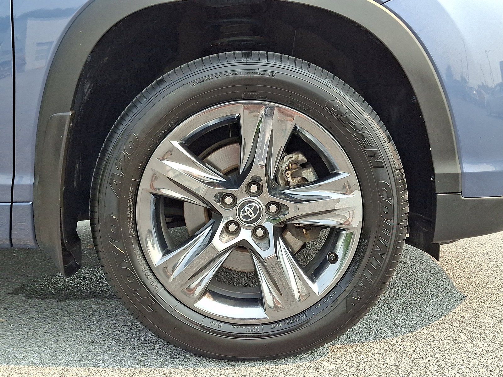Used 2018 Shoreline Blue Pearl Toyota Limited Platinum image 9