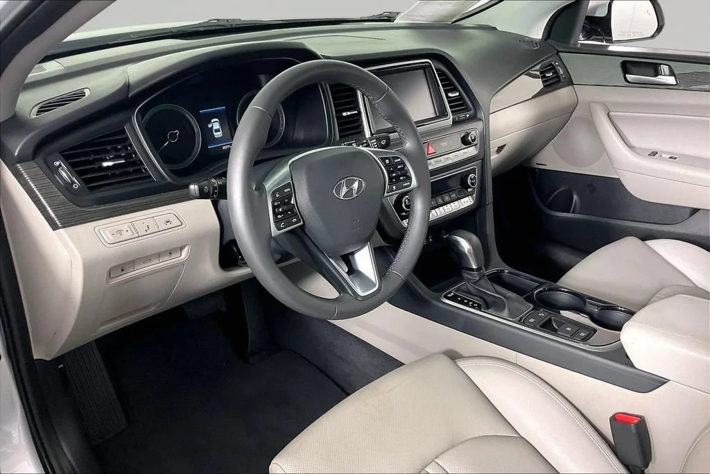 Certified Used 2019 Silver Hyundai Limited image 16
