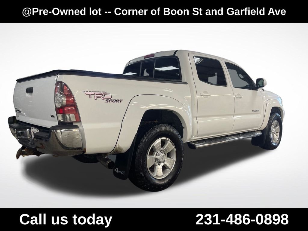 Used 2013 White Toyota Base image 5