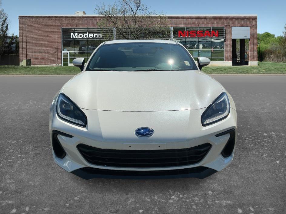 Used 2025 Crystal White Pearl Subaru Premium image 6
