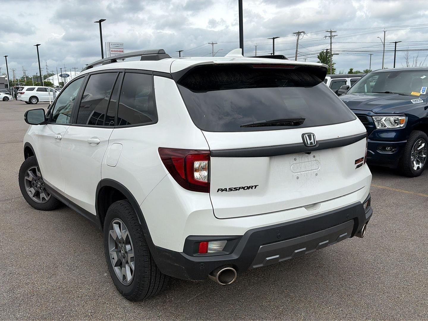 Used 2023 Platinum White Pearl Honda AWD TrailSport image 30