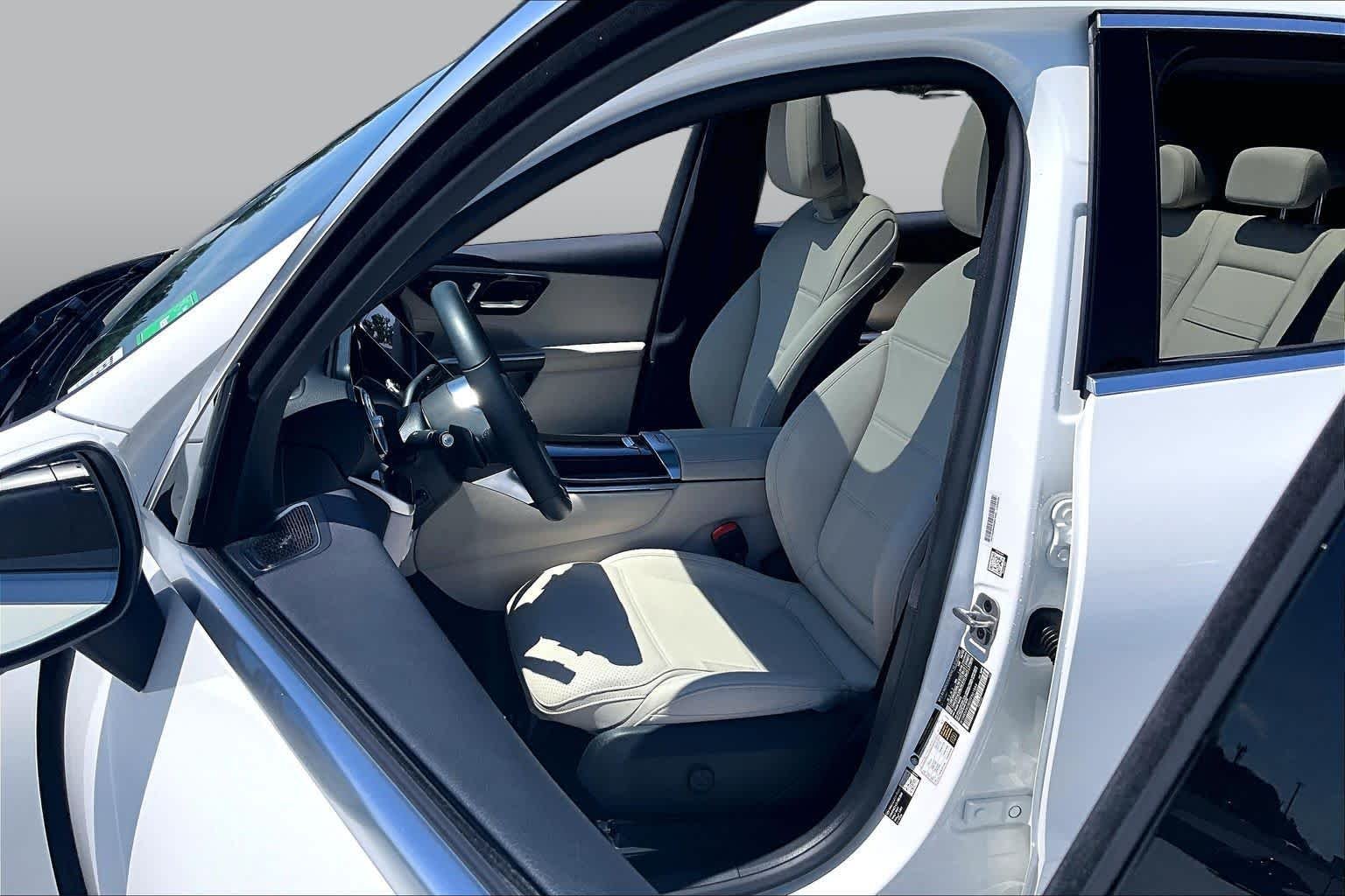 Used 2026 Polar White Mercedes-Benz GLC 300 image 8