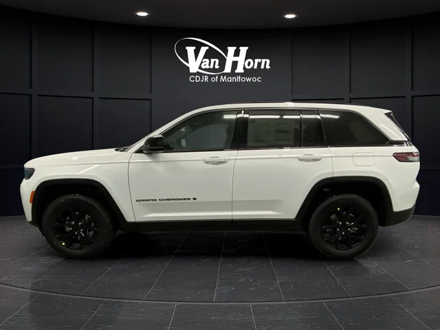 New 2026 Bright White Clear-Coat Exterior Paint Jeep Altitude image 13